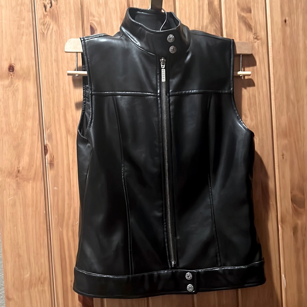 Black polyurethane stylish guess brand vest